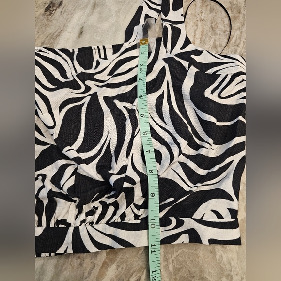 Rachel Zoe 2 Piece Zebra Leaf Print Crop Top And skirt Set Large! - Picture 11 of 11